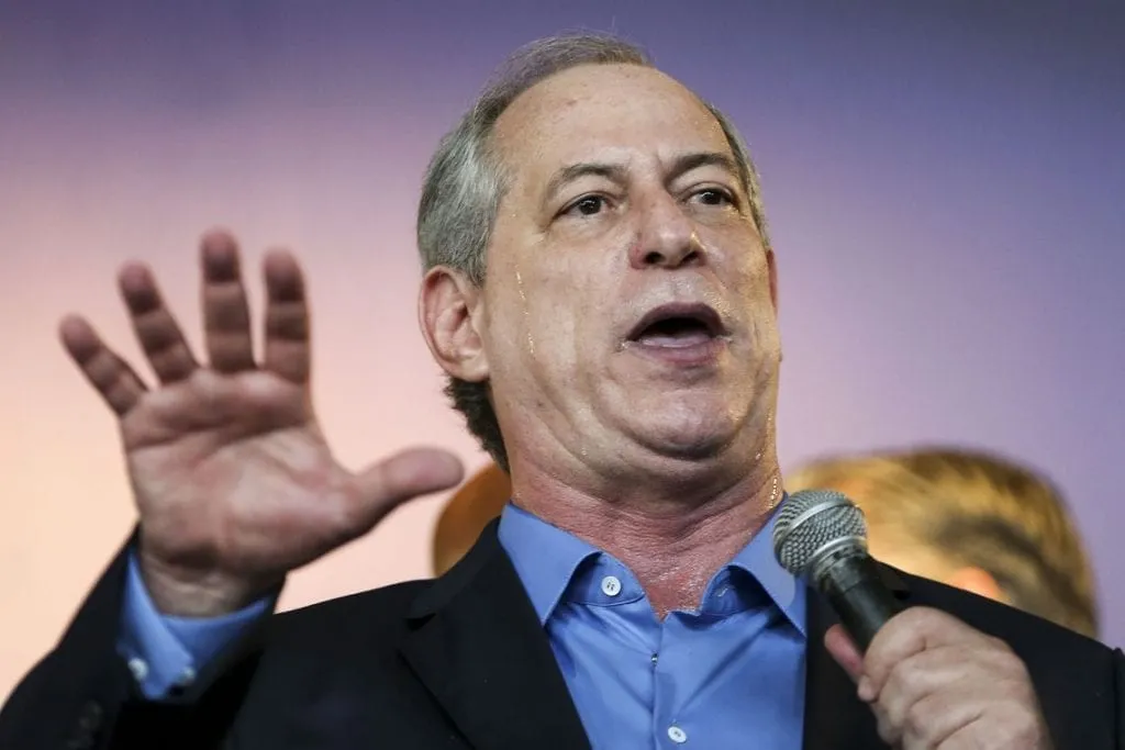 Ciro dá sinal verde para caminhoneiros e promete reverter “injustiças”
