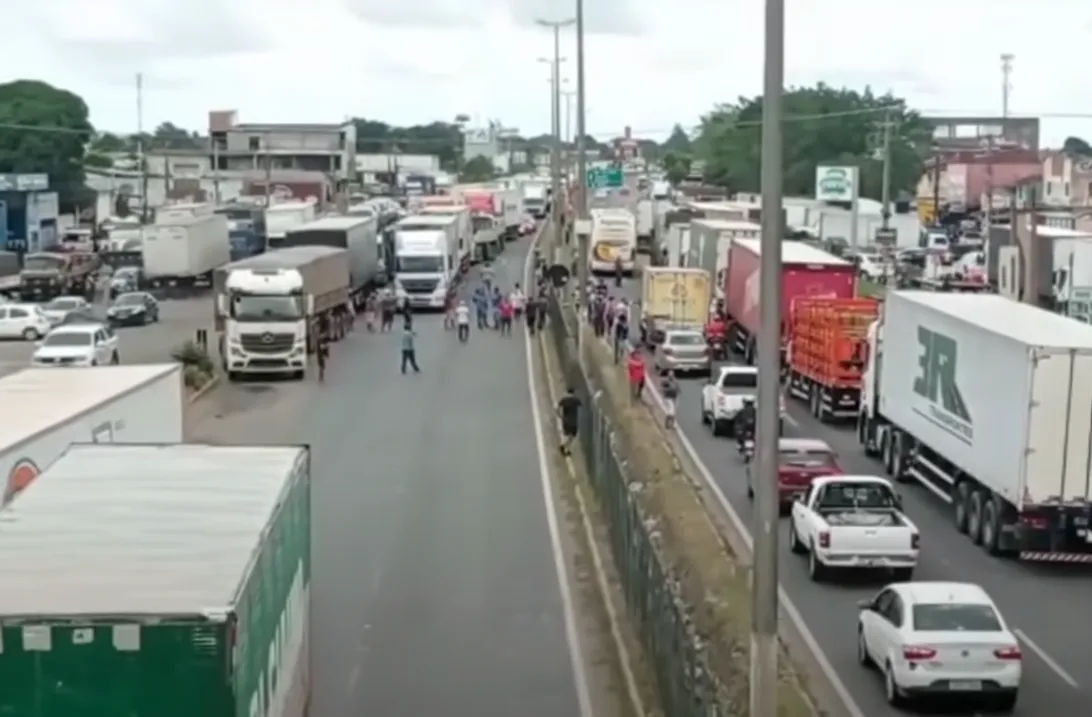 Greve dos caminhoneiros: “Tem que ser o Brasil inteiro!”