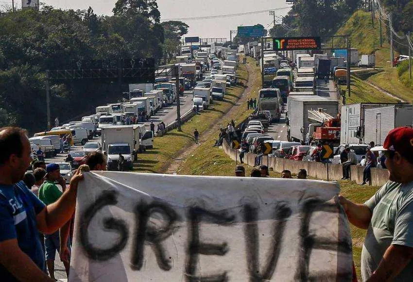 Por que não houve greve dos caminhoneiros até agora?