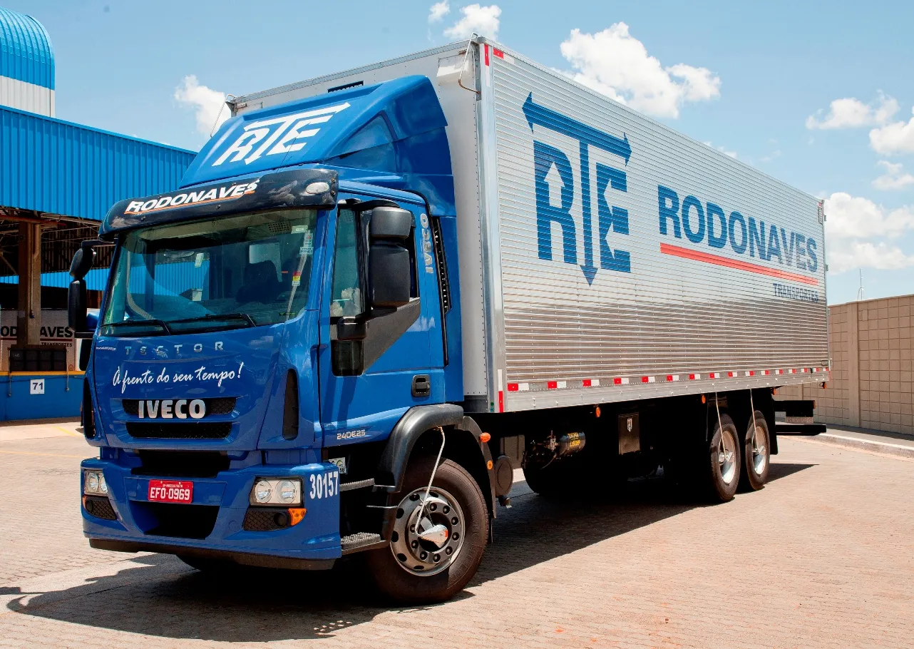 Transportadora Rodonaves está com diversas vagas para caminhoneiro