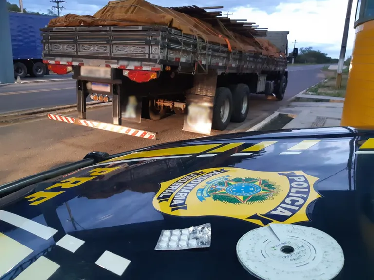 Caminhoneiro é autuado com 10 comprimidos de rebite em Valença – PI