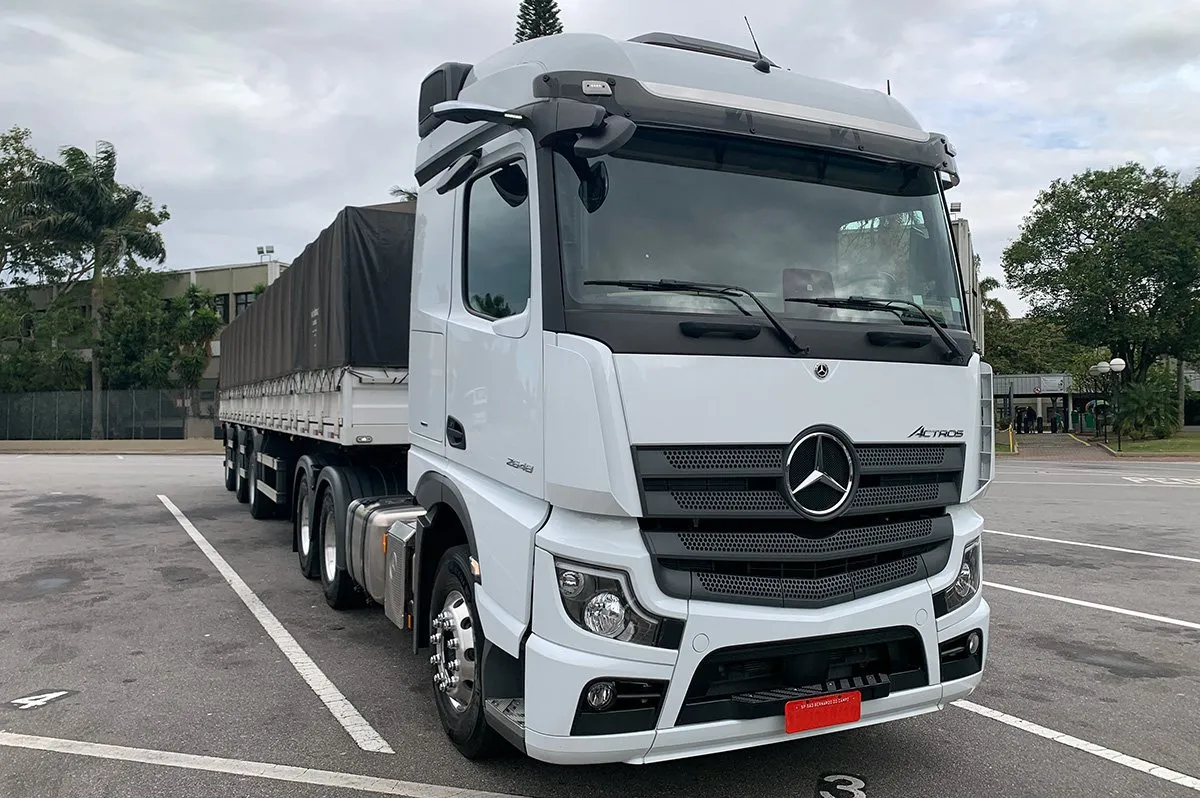 Qual o valor da Mercedes-Benz Actros 2548 6×2?