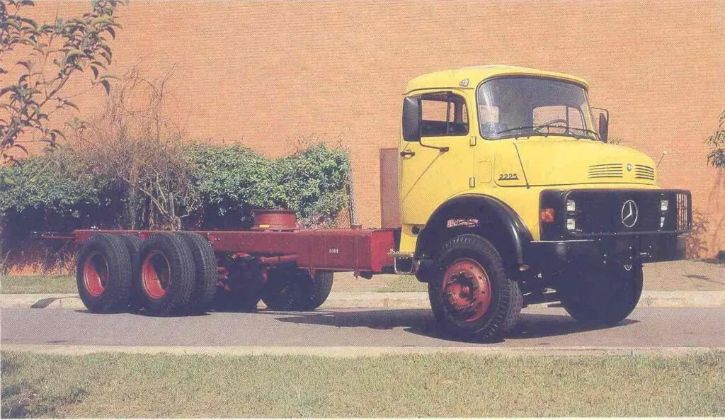 Mercedes L-2225