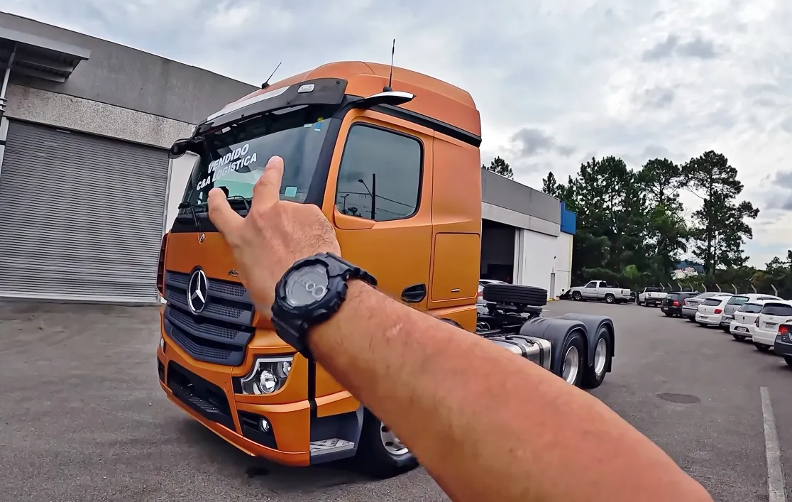 Novo Actros 2548 2023 sem retrovisor chegou para abalar o mercado