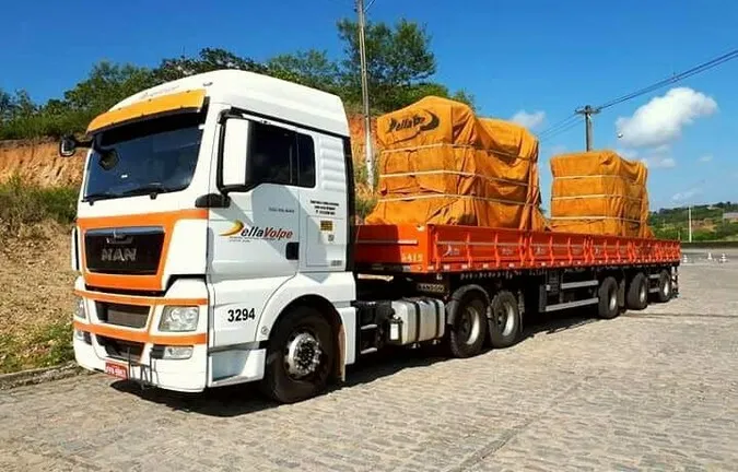 Transportadora Della Volpe abre novas vagas para motorista manobrista