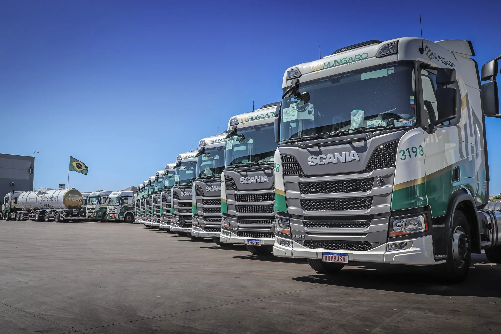 Hungaro Transportes abre vagas para Motorista Sider.