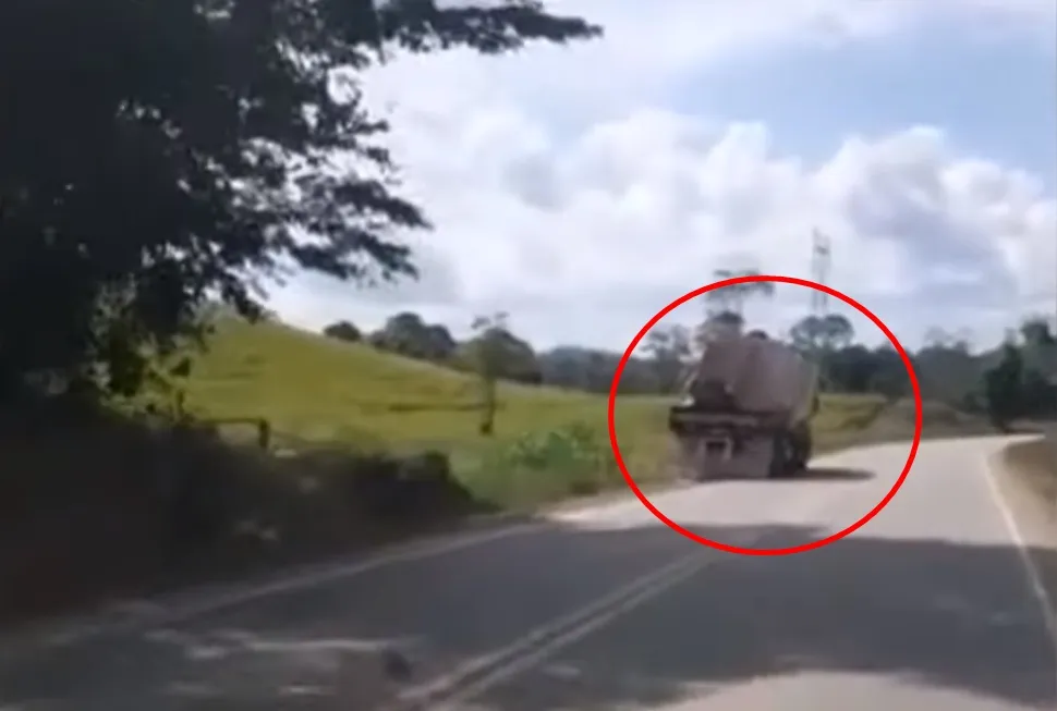 O que aconteceu com esse caminhoneiro?