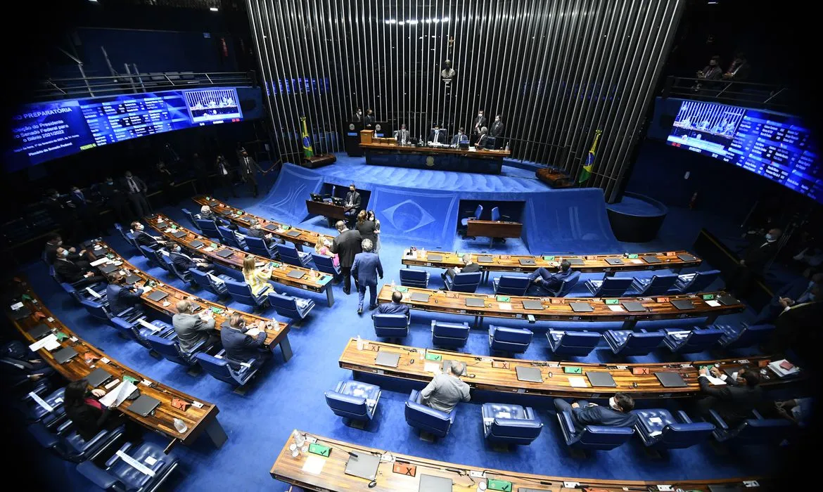 Apesar de ser minoria no Senado, líder orienta votação contra projeto que limita icms