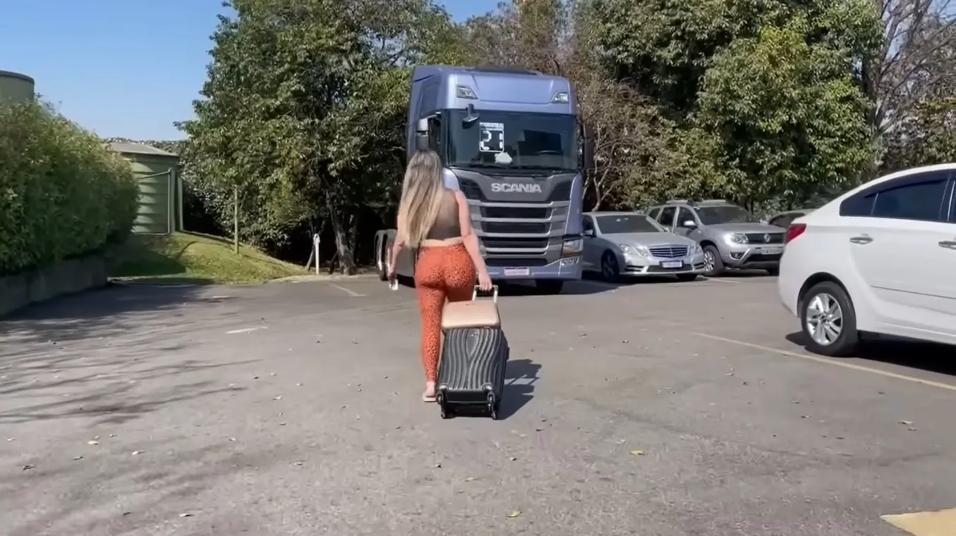 Caminhoneira Aline se revolta após receber multa sem ser parada: “Nem me abordaram!”