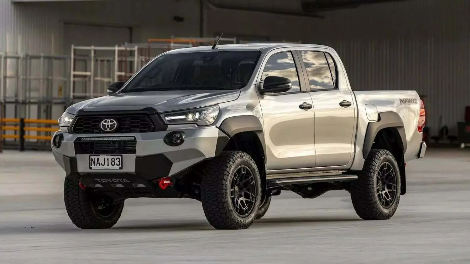 Nova picape Hilux esportiva promete ser mais bruta