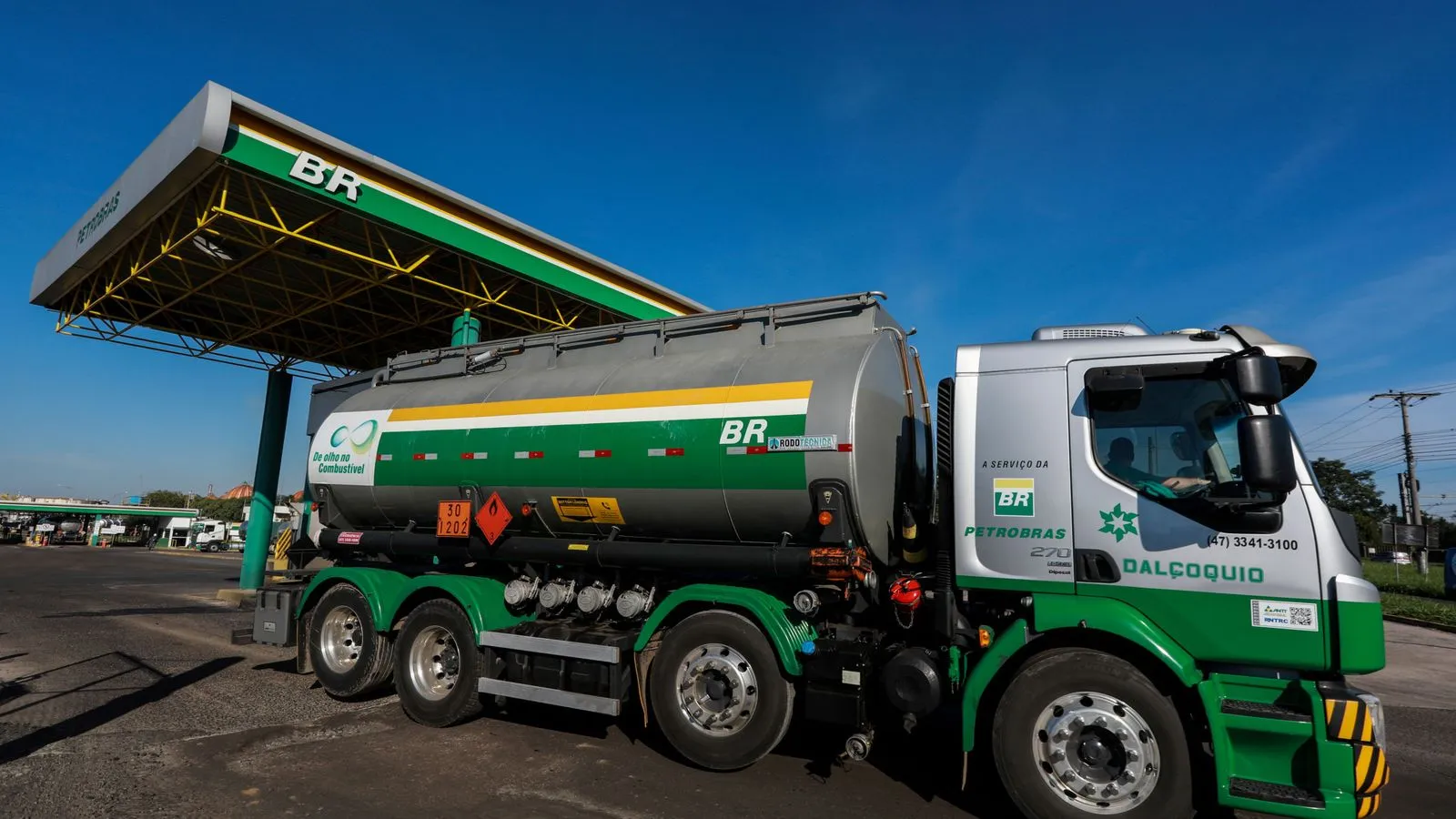 Após reduzir preço da gasolina, Petrobras se prepara para reduzir o do diesel