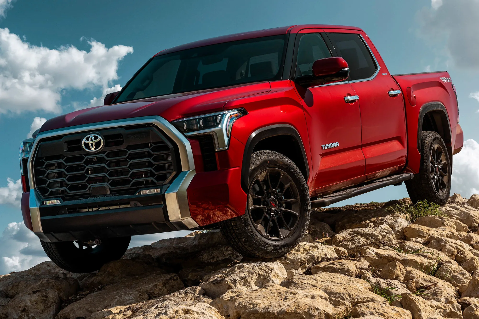 Nova caminhonete da Toyota no Brasil é simplesmente um espetáculo
