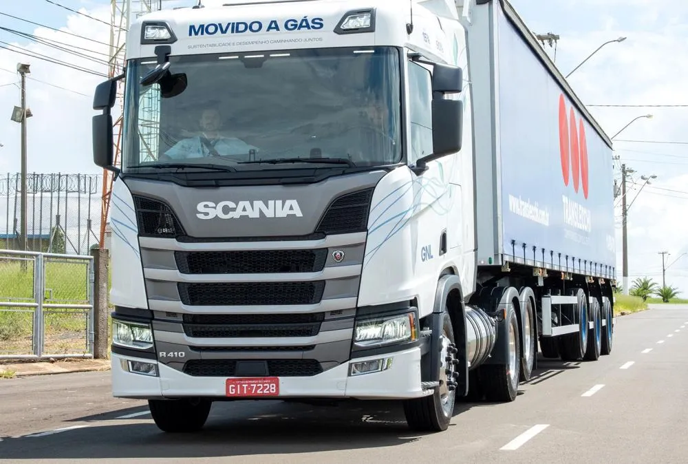 Transportadora Translecchi anuncia vagas para caminhoneiro