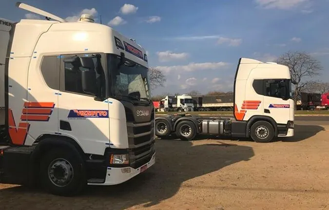 Transportadora Vizzotto abre vagas para motorista carreteiro