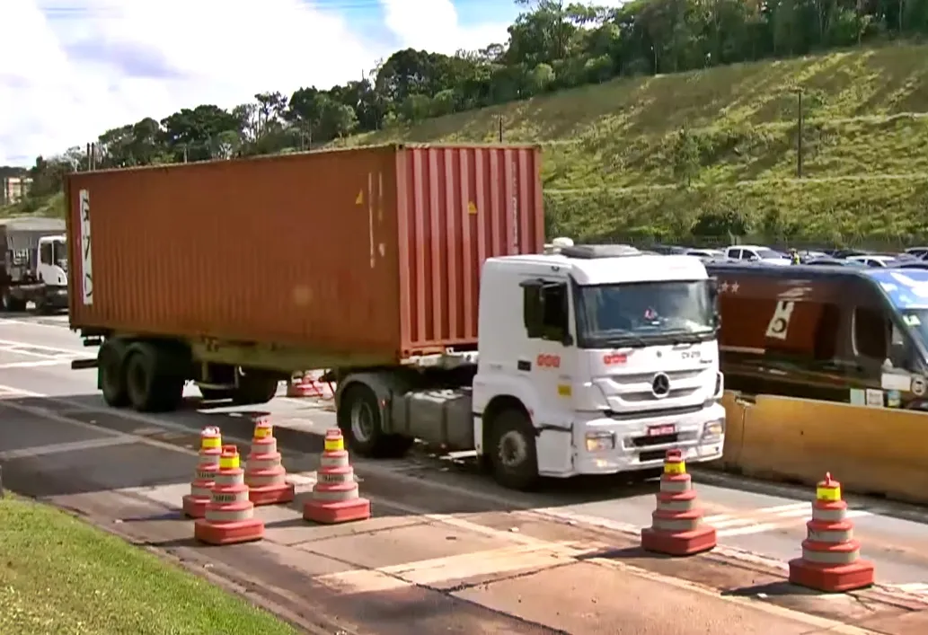 Quadrilhas especializadas em roubo de cargas agora passam a mirar os caminhões para venda no mercado paralelo