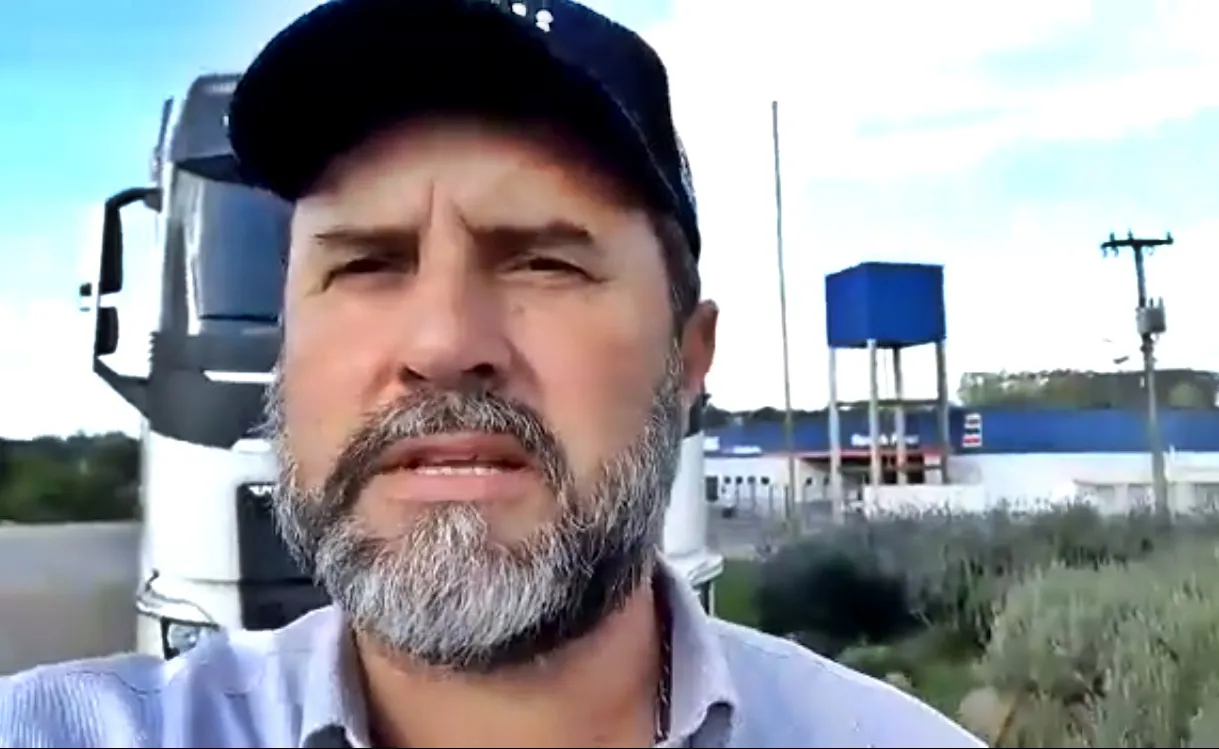 Caminhoneiro manda recado para André Janones que usou os caminhoneiros para se eleger.