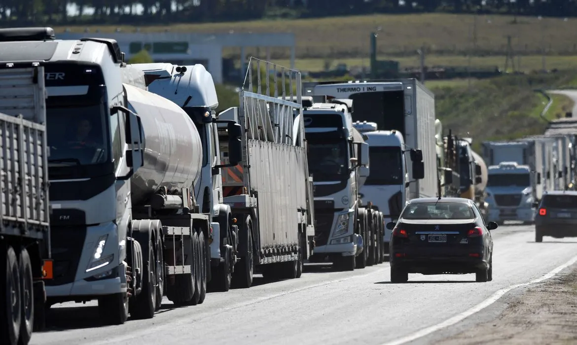 Caminhoneiros Poderao Ganhar 15 A Mais Por Jornada De Trabalho Excedida