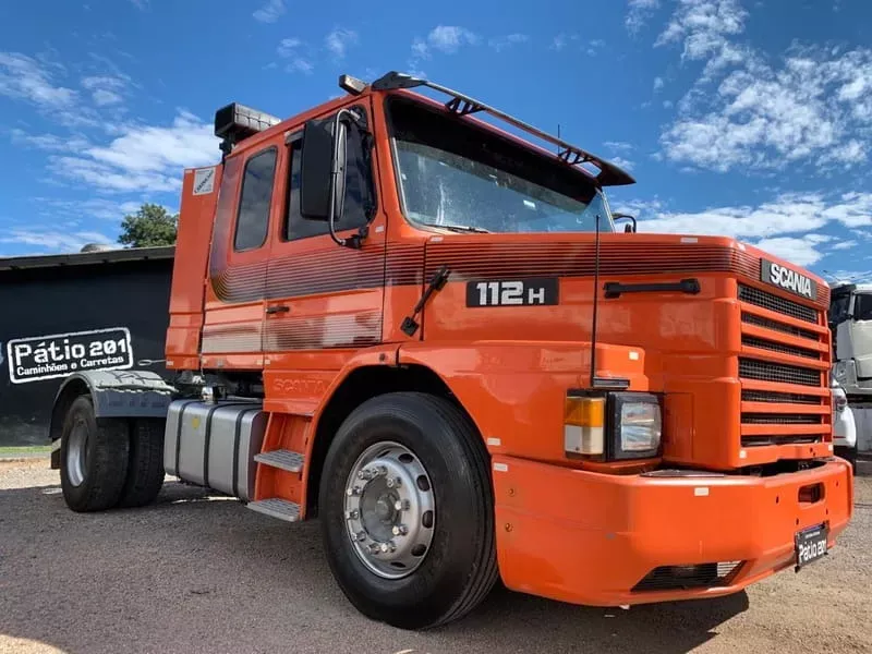 A evolução da espécie. Veja a Scania 112, uma verdadeira lenda