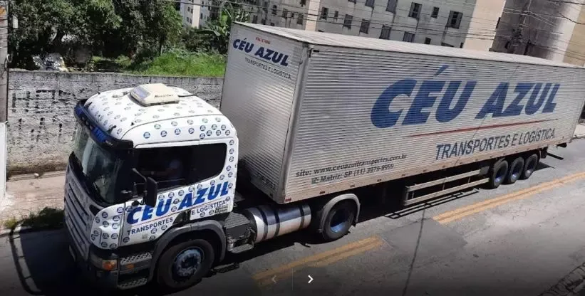 Transportadora Céu Azul abre vagas para motorista carreteiro.