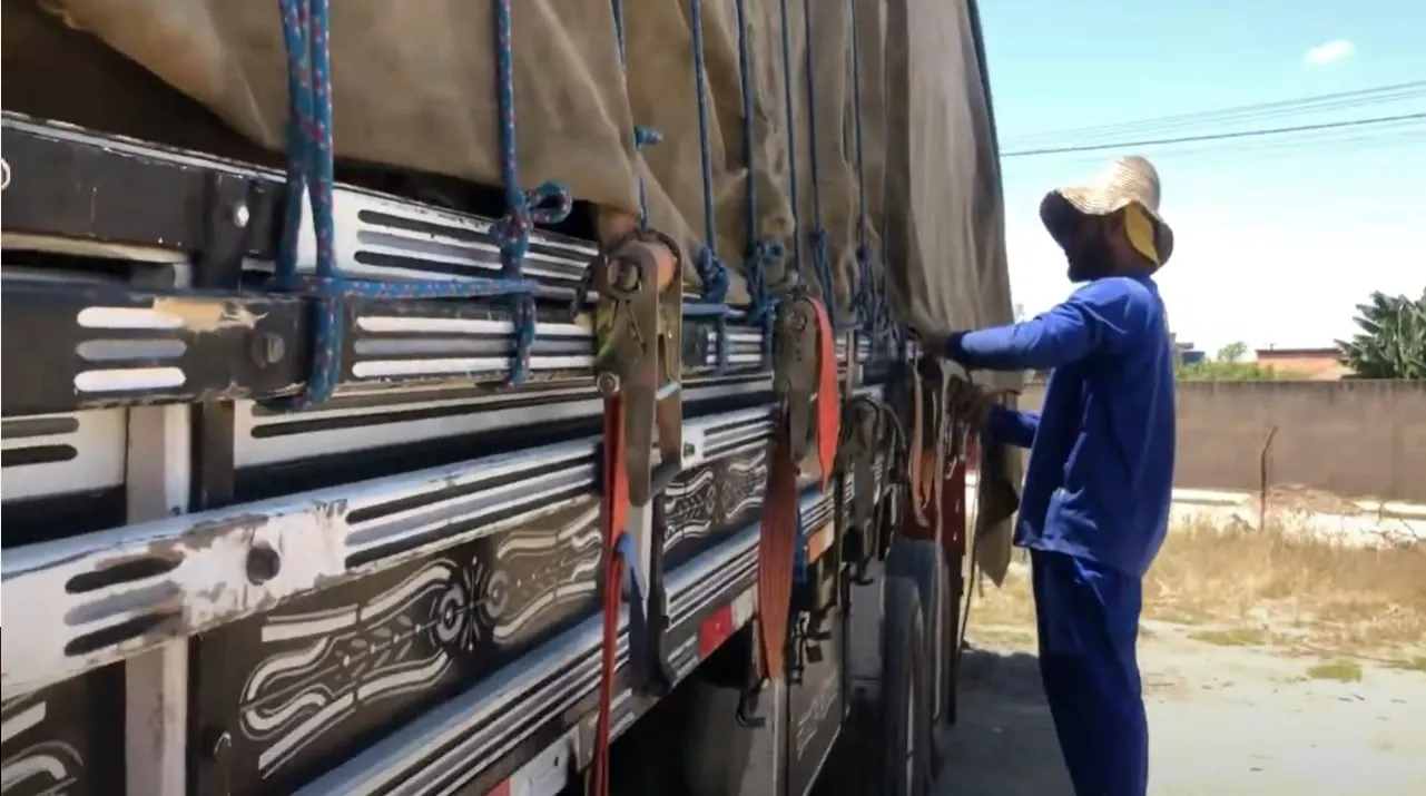 Aprenda a dar um verdadeiro nó de caminhoneiro