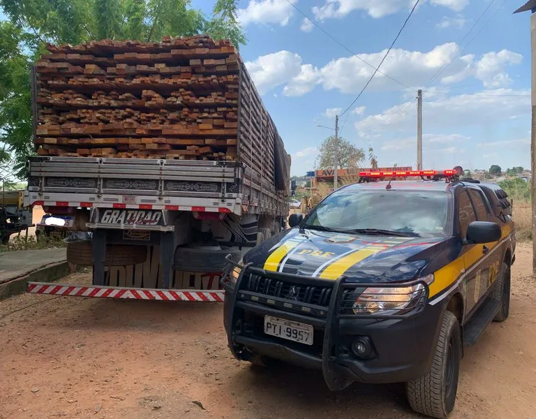 Polícia Rodoviária Federal apreende carga de madeira irregular no Maranhão