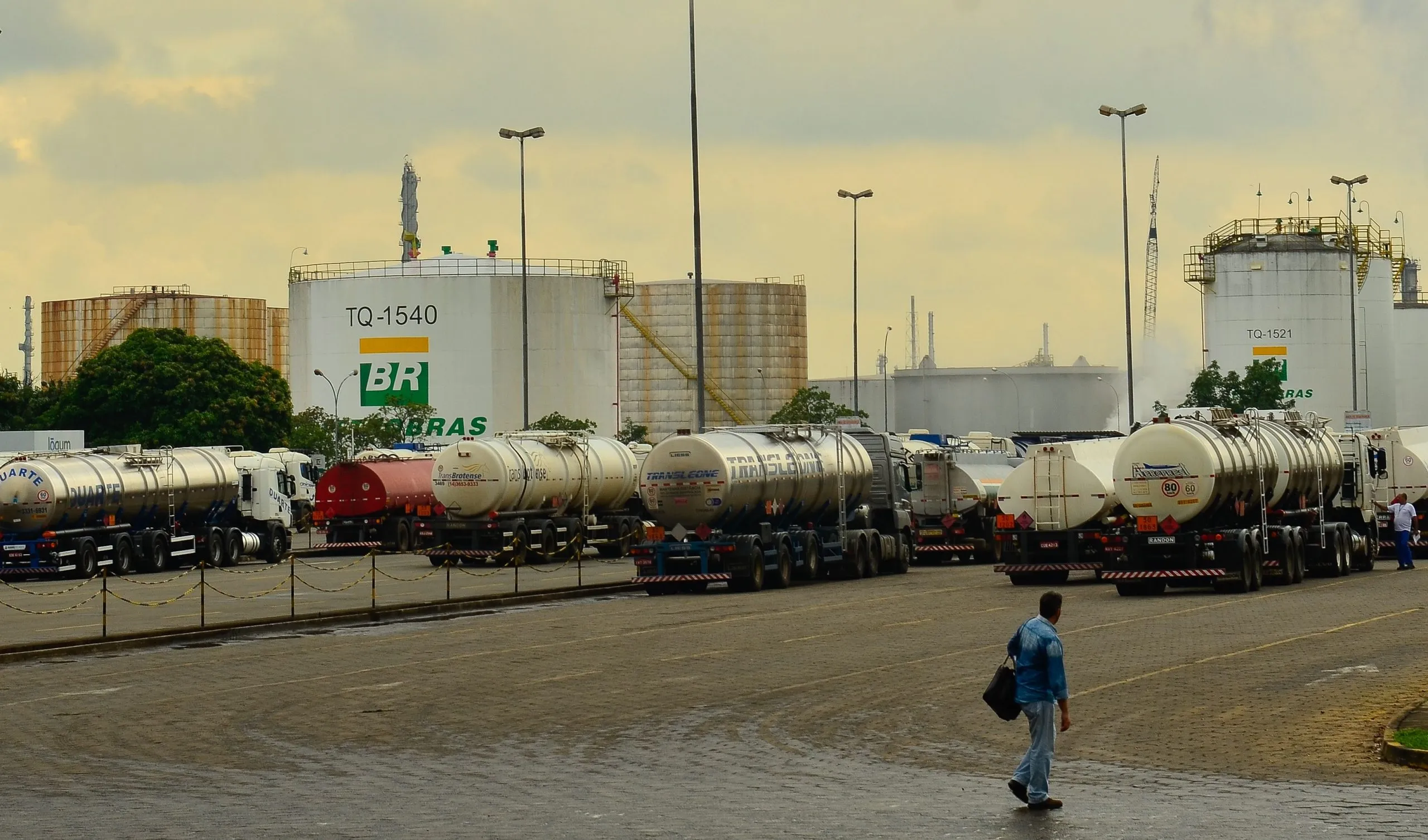 Greve dos Caminhoneiros do Combustível em Minas Chega ao Fim Após Acordo com a Vibra Energia