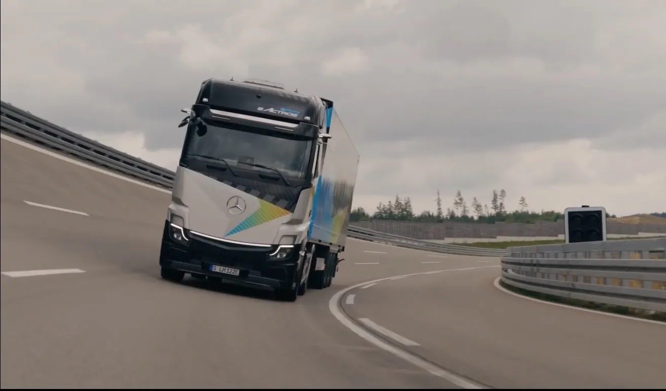 Conheça o novo caminhão elétrico da Mercedes o eActros Long Haul