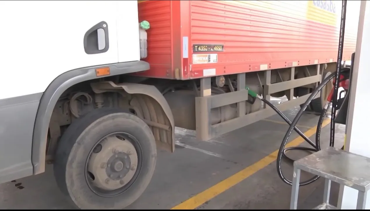 Defasagem do diesel: com oferta global apertada, até quando a Petrobrás vai segurar os preços?