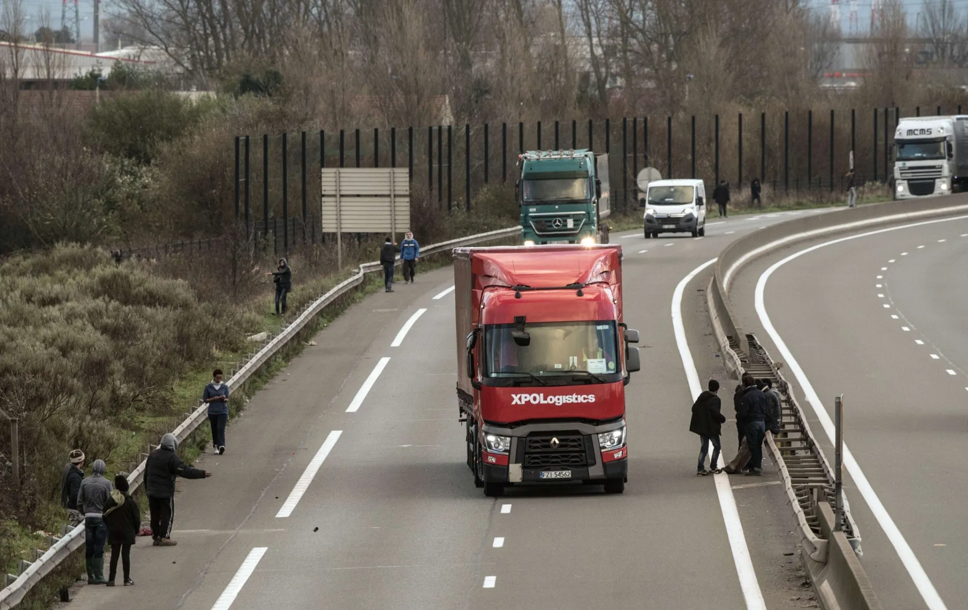 Europa Sofre Com Deficit De Caminhoneiros