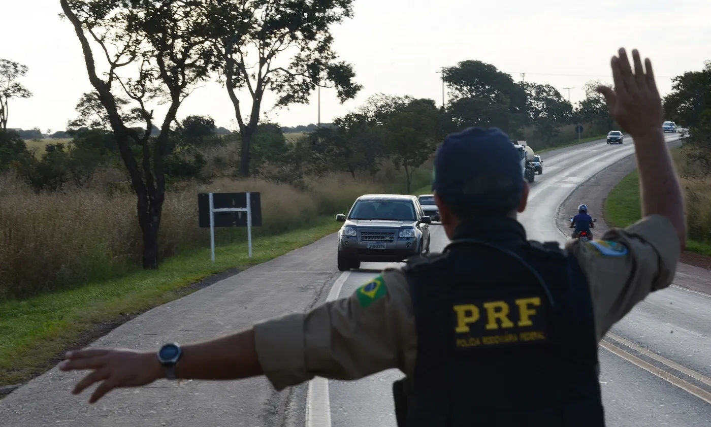 PRF explica morte de caminhoneiro após acidente