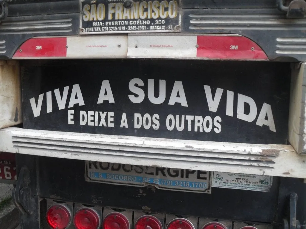 frases no parachoque do caminhão