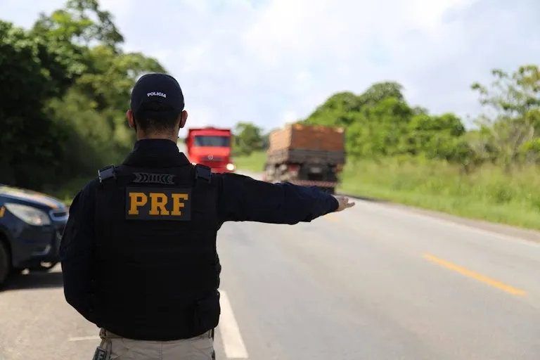 Mais um caminhoneiro flagrado pela PRF com comprimidos de rebite