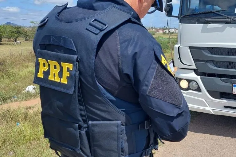 Caminhoneiro é flagrado pela PRF portando comprimidos de rebite em Sergipe
