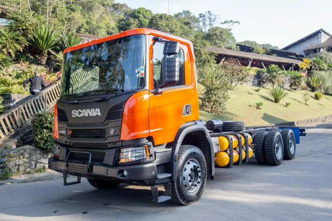 Conheça o P280 XT, o caminhão movido a gás da Scania