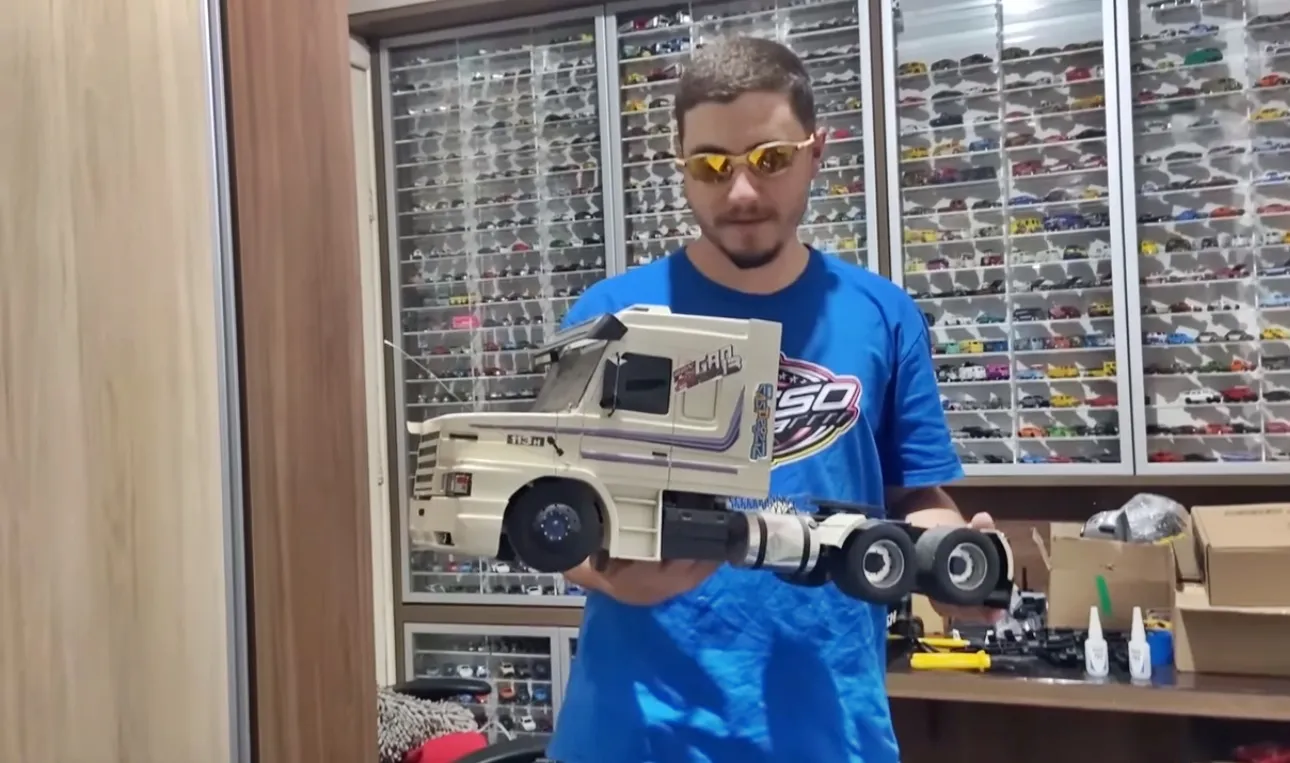 A maior miniatura de caminhão que você já viu