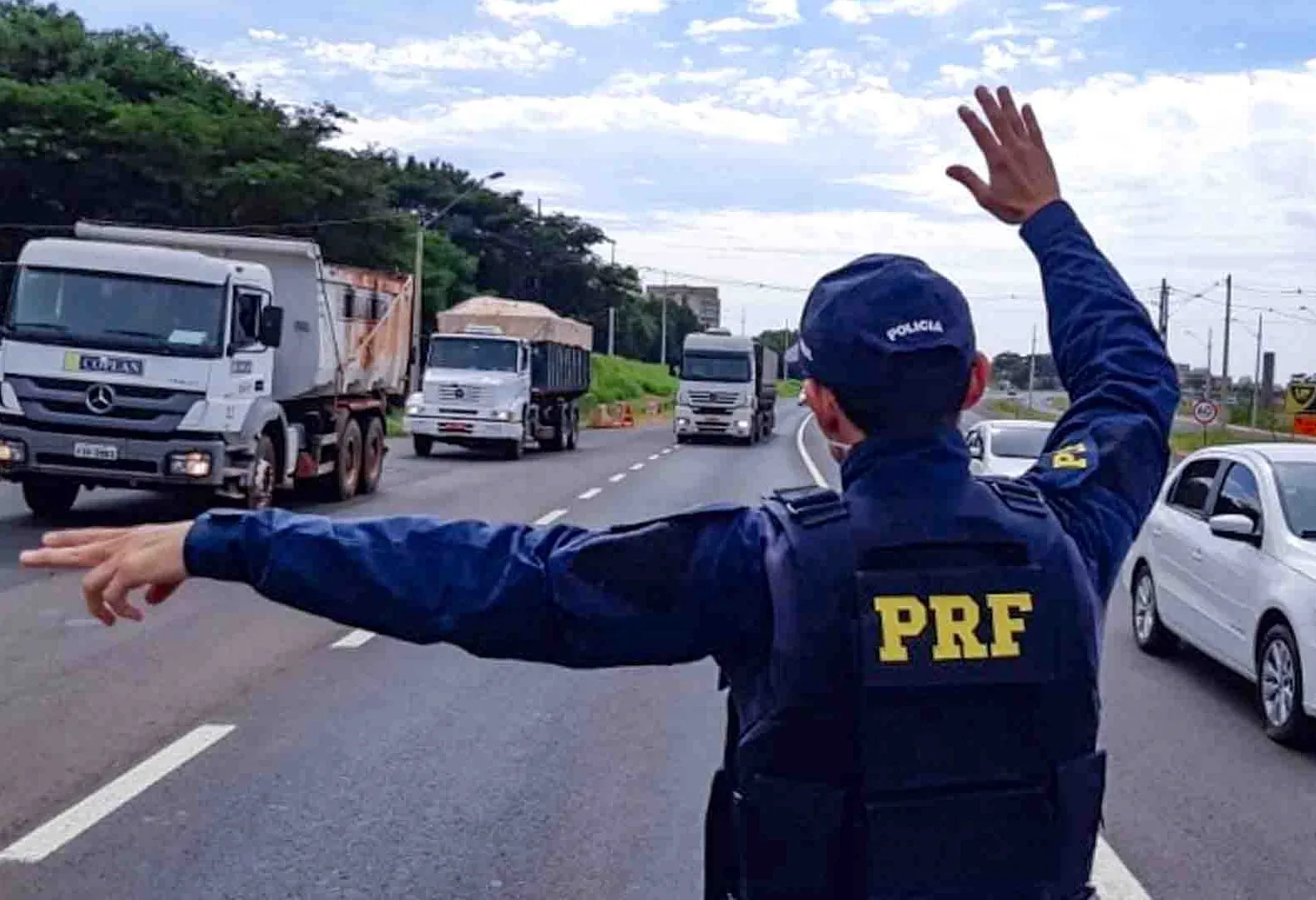 Em um só dia, PRF flagra mais de 300 motoristas acima da velocidade na BR – 060
