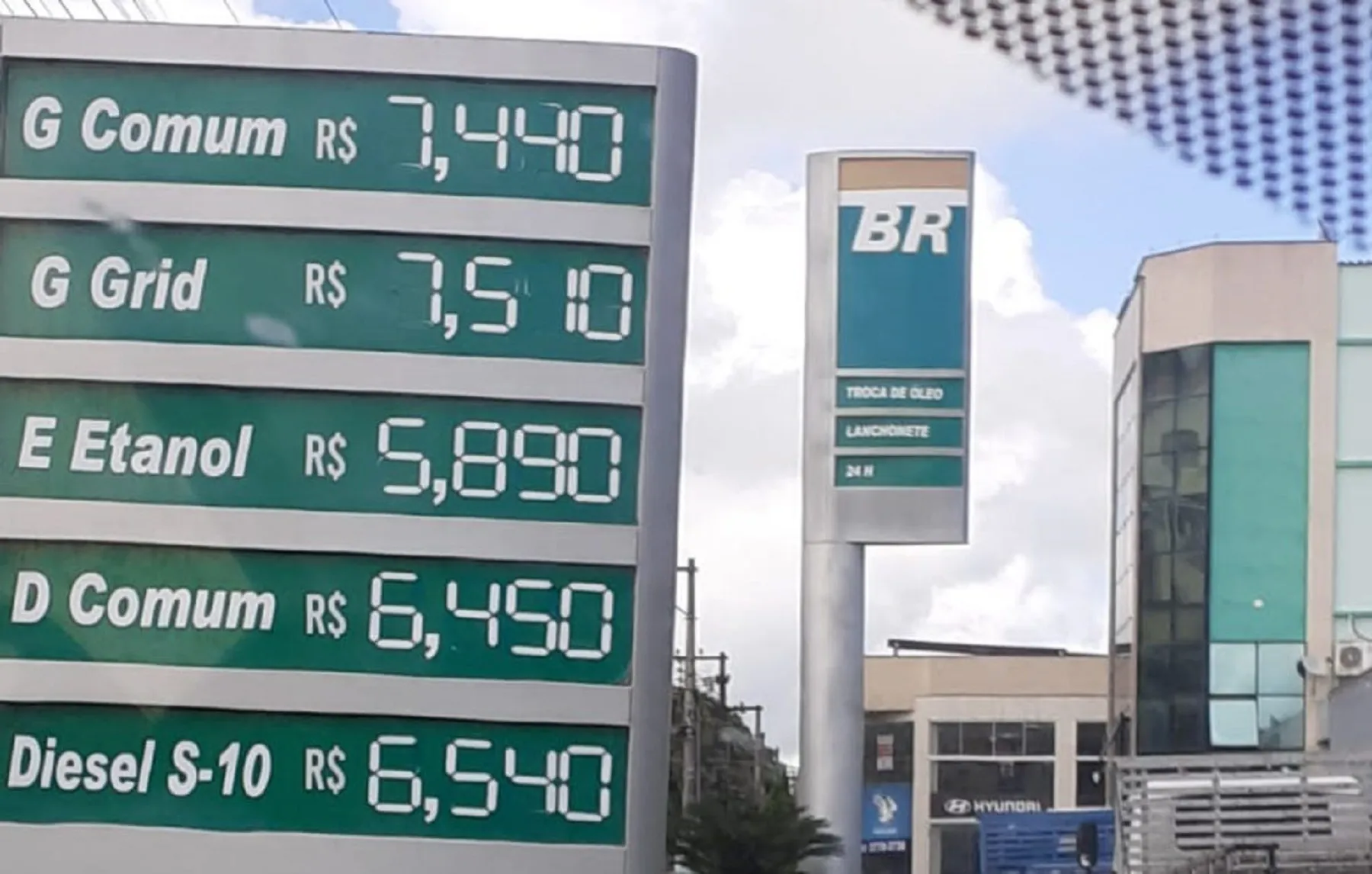 Venda de etanol dispara após aumento de quase R$ 7 no preço da gasolina