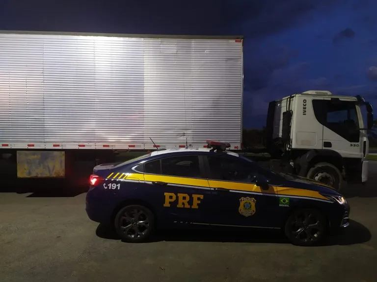Criminosos se passam por vítimas de roubo de cargas ao serem questionados pela PRF