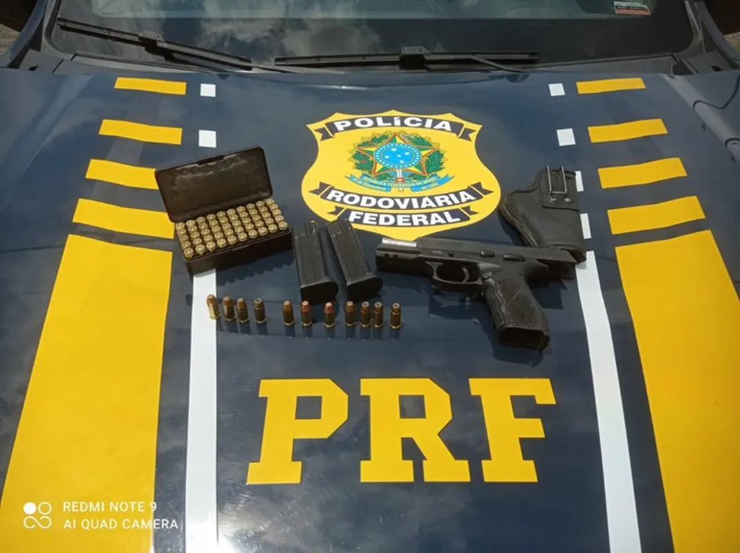 Caminhoneiros são detidos por portarem ilegalmente armas de fogo