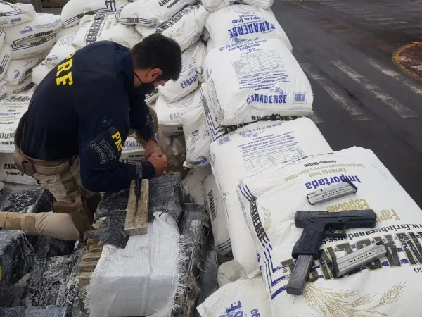 Justiça de MS isenta caminhoneiro de culpa por transporte de carga de maconha sem conhecimento