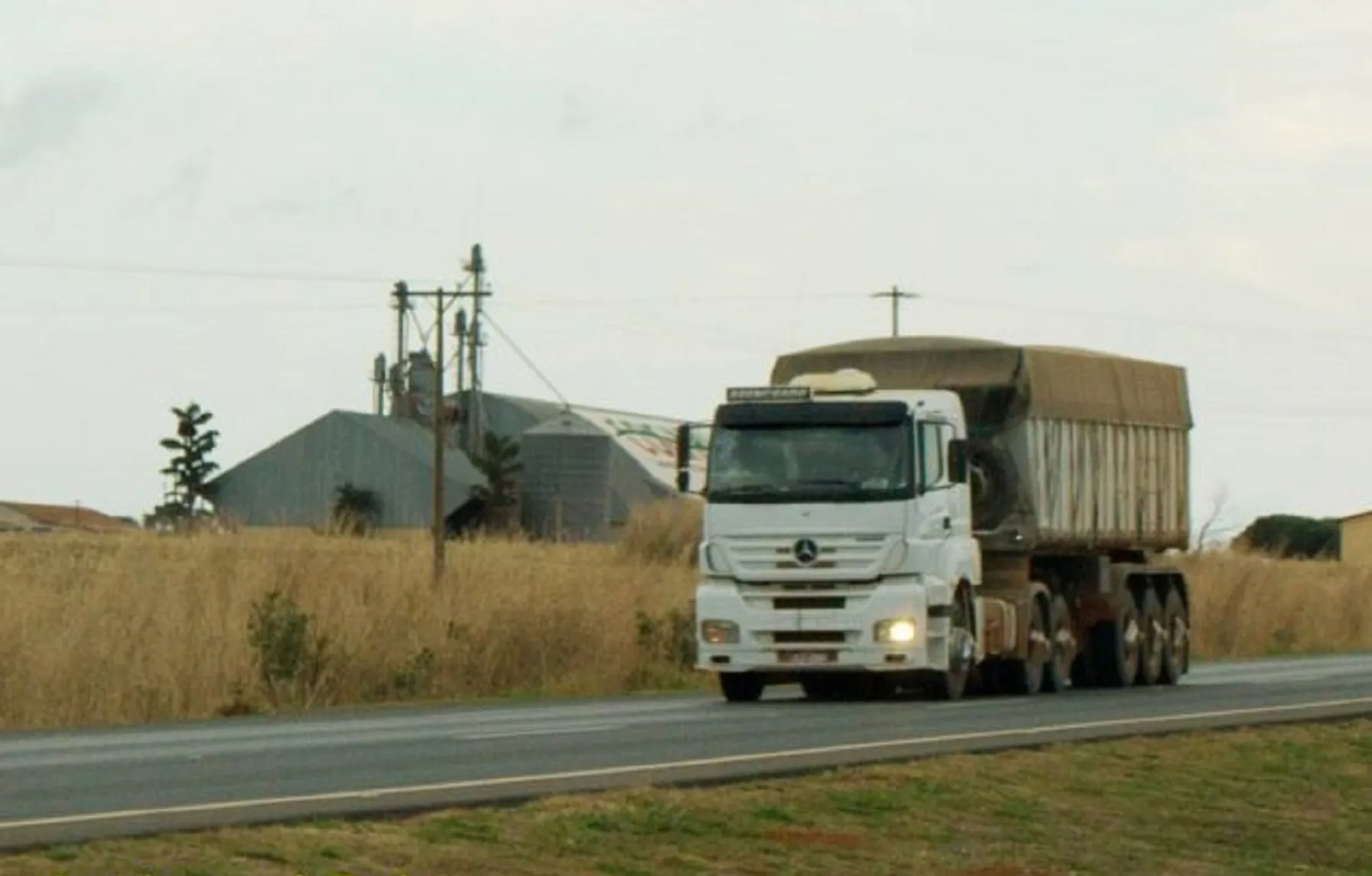 Apos 3 Anos Condutor Pode Ter A CNH Suspensa Por Farol Queimado