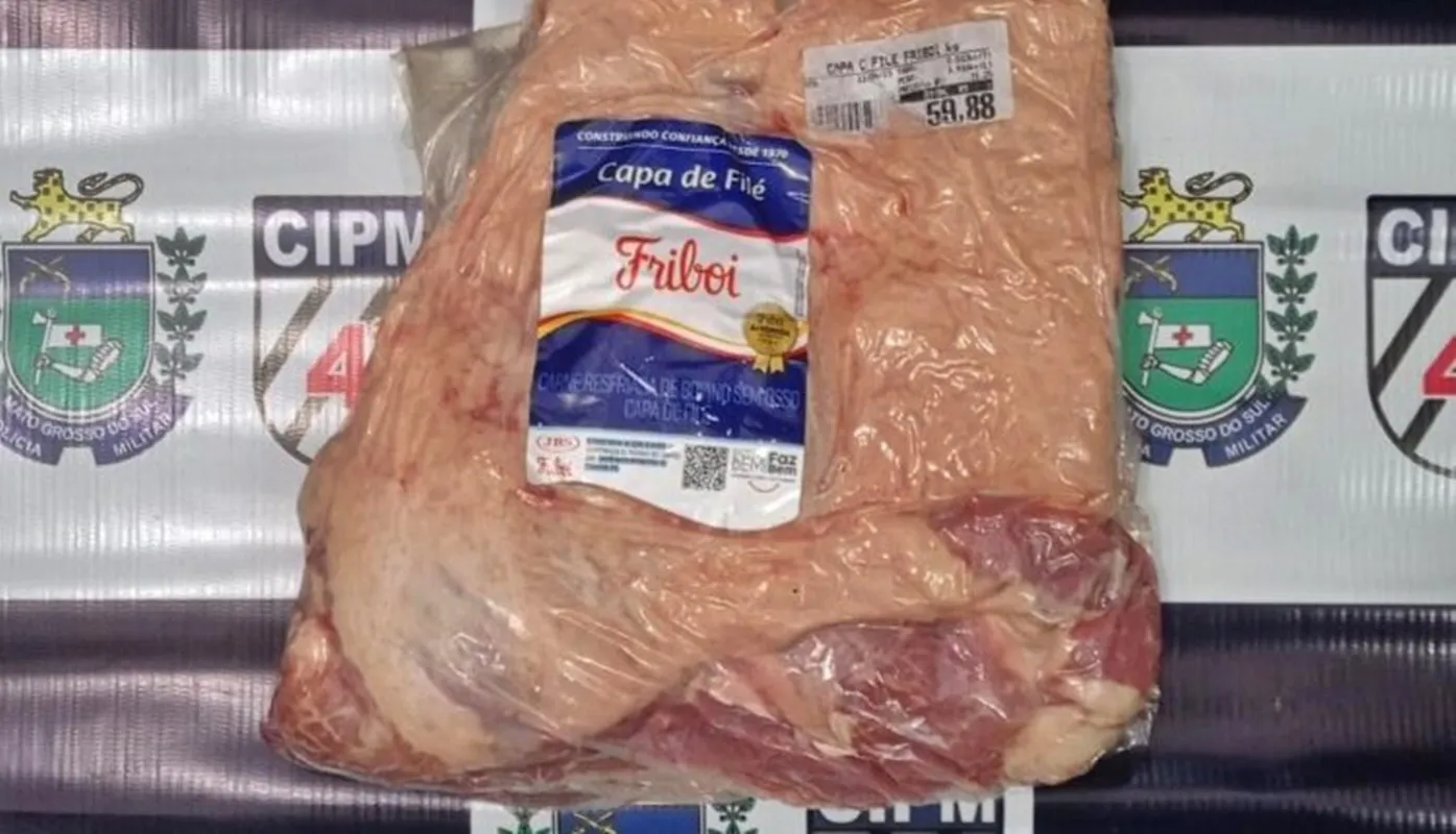 Caminhoneiro é preso por roubar carne em açougue durante a entrega de mercadorias