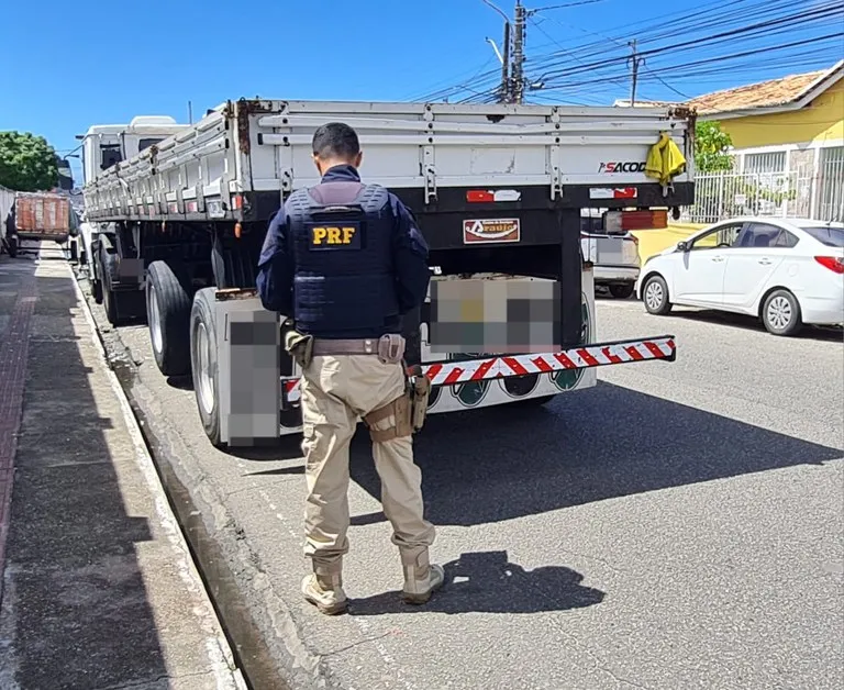 PRF recupera semirreboque furtado em Santa Catarina