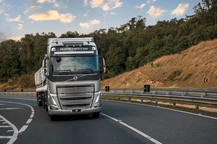 Lugar – Volvo FH 540 Globetrotter 8X4