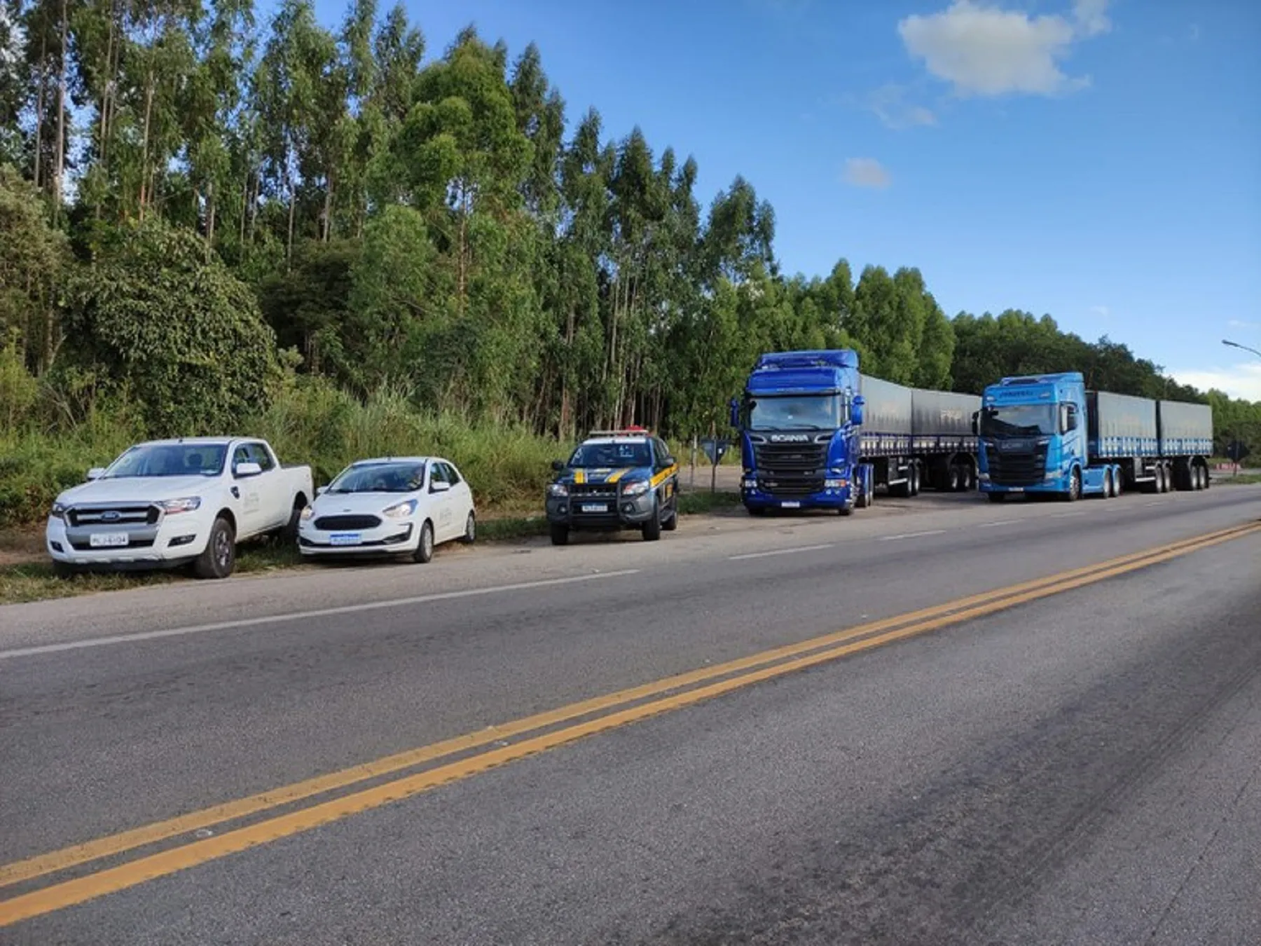 Nota fiscal fraudada de transportadora resulta na apreensão das carretas