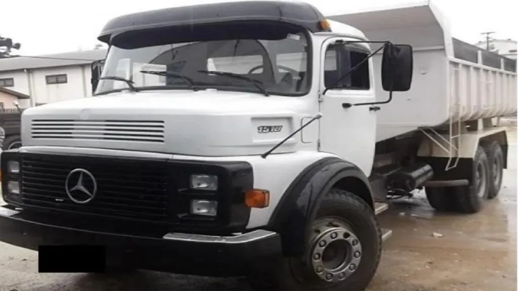 Mercedes-Benz 1518 Branco