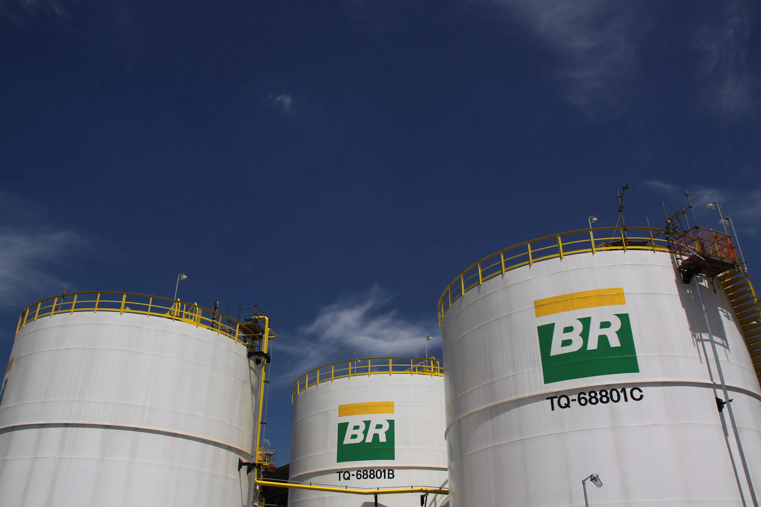 Petrobras reduz o preço do diesel e da gasolina aos menores valores desde agosto de 2021