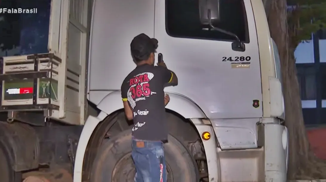 Caminhoneiro é sequestrado após cair no golpe do falso frete em São Paulo