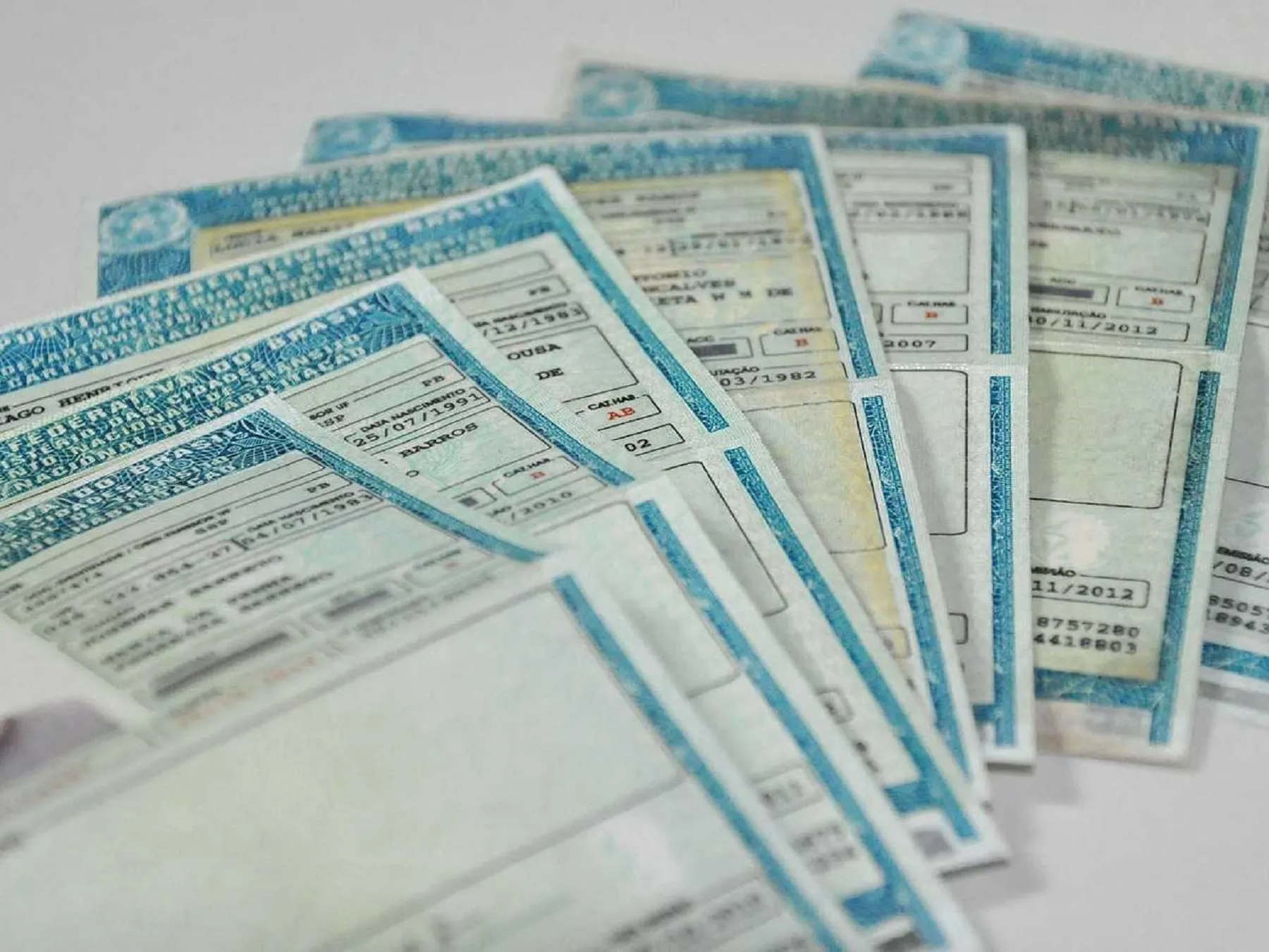 Justiça condena Detran do Distrito Federal por deixar motorista 21 meses sem CNH