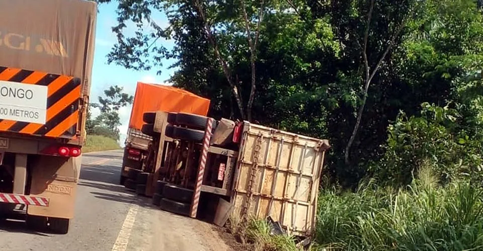 Caminhoneiros se preocupam com o estado da BR-364 e a incidência de acidentes constantes